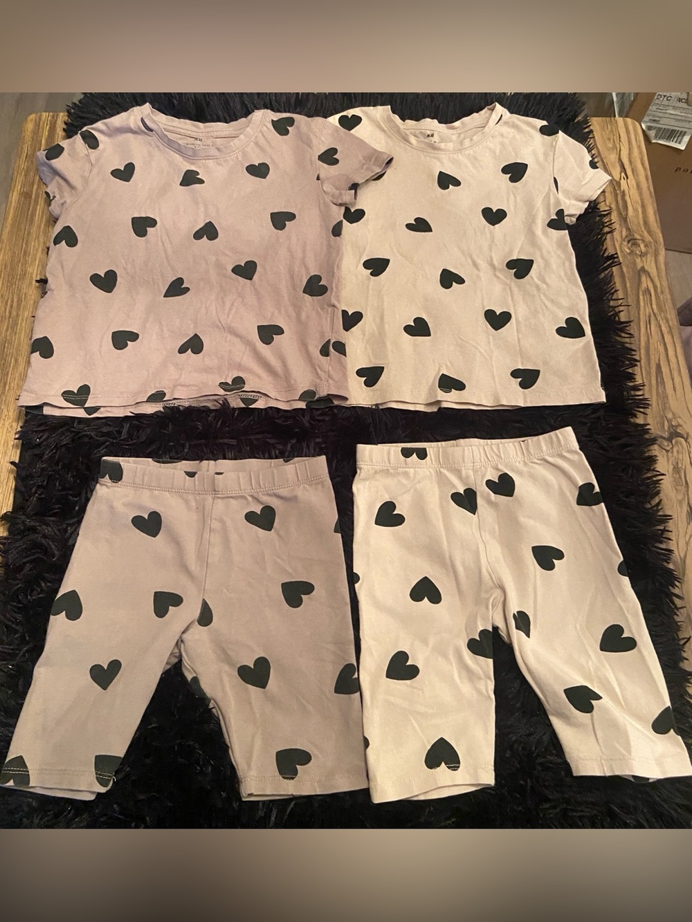 H&M Hearts Print Bike Shorts Play Set Girls size 5T 🤎🖤